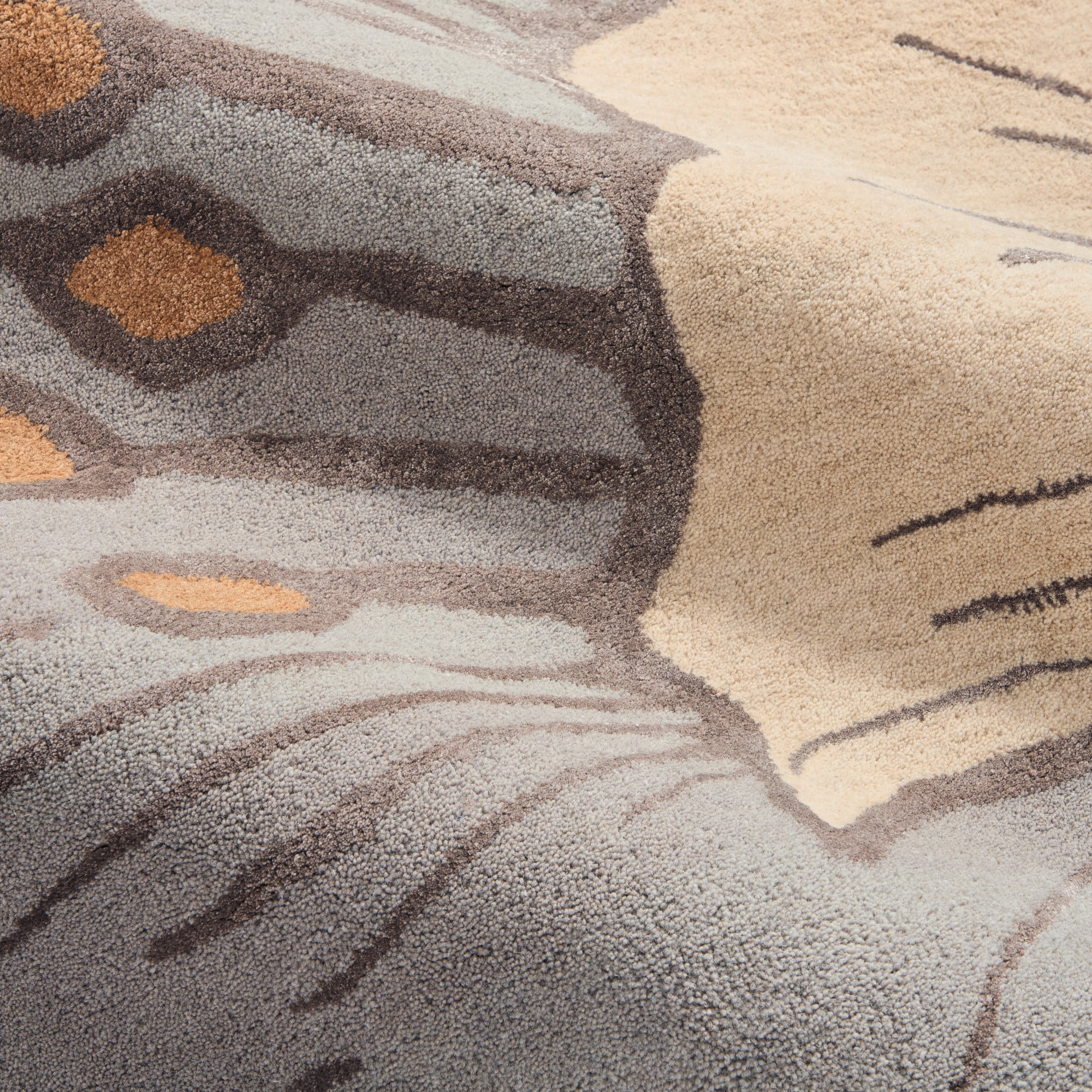 NICOLE MILLER NEW YORK Flora Grandeur Bloom Handcrafted Area Rug, Natural Wool Rug, Bold Floral Rug, Taupe, 9'x12'