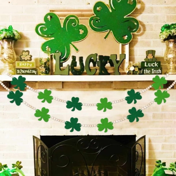 Corona de cuentas de madera del Día de San Patricio | Decoración colgante con borlas de tela verde | Exposición de clips rústicos de fotos de 230 cm | Ornamento mural moderno boho | Regalo para el