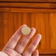 thumbnail image 5 of Paquete de 2 pomos de puerta de latón macizo, pomos redondos para gabinetes, tiradores de puerta de gabinete de un orificio, tiradores pequeños con tornillos para puertas de gabinetes, cajones de toc, 5 of 5