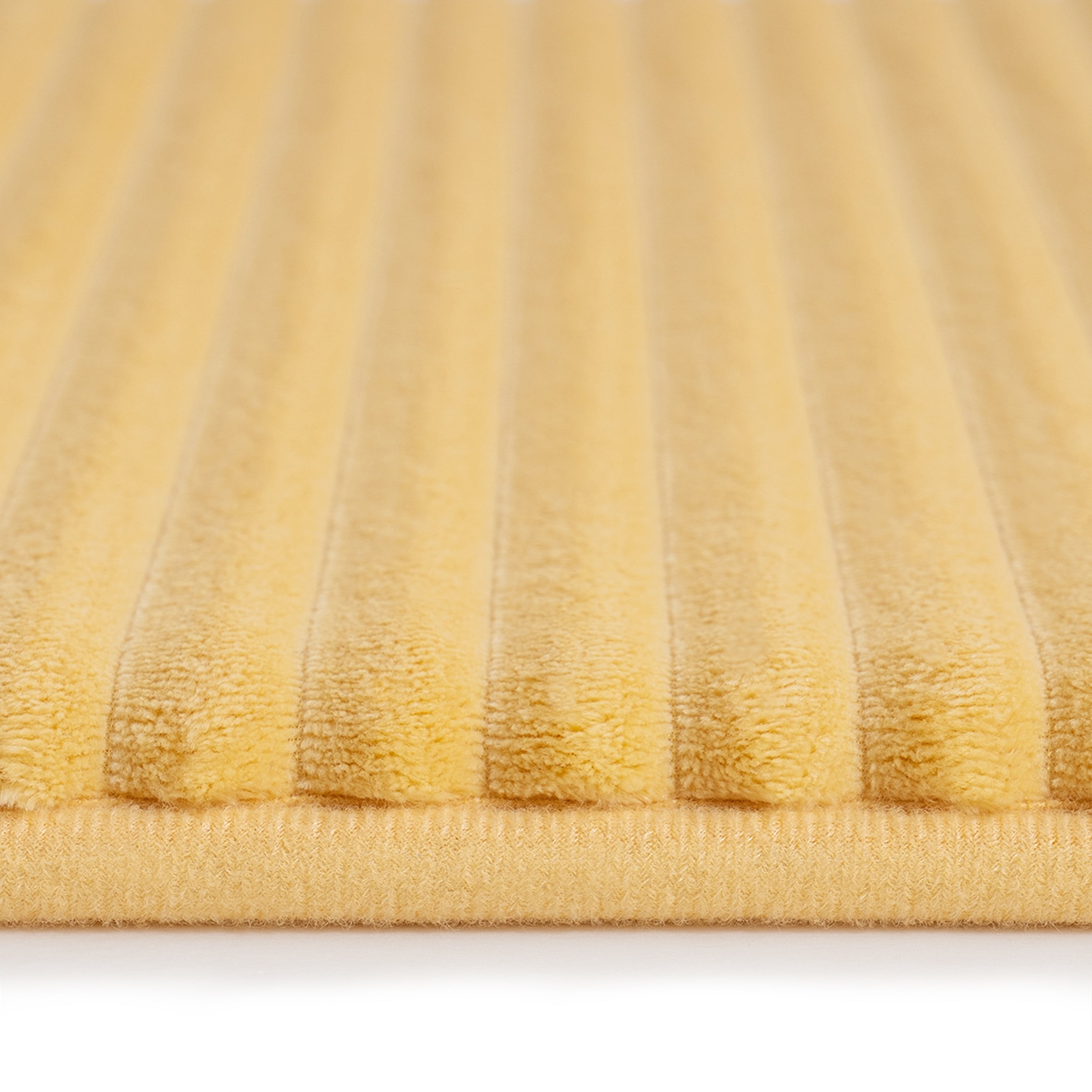 Mainstays Yellow 2-Piece Performance Foam 20"x 32" Bath Rug Set
