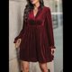 thumbnail image 4 of Vestido Elegante Retro Corto Holgado con Escote en V y Larga de Terciopelo de Color Liso para Mujer, Ropa de Moda para Otoño e Invierno. Vino Tinto M, 4 of 9