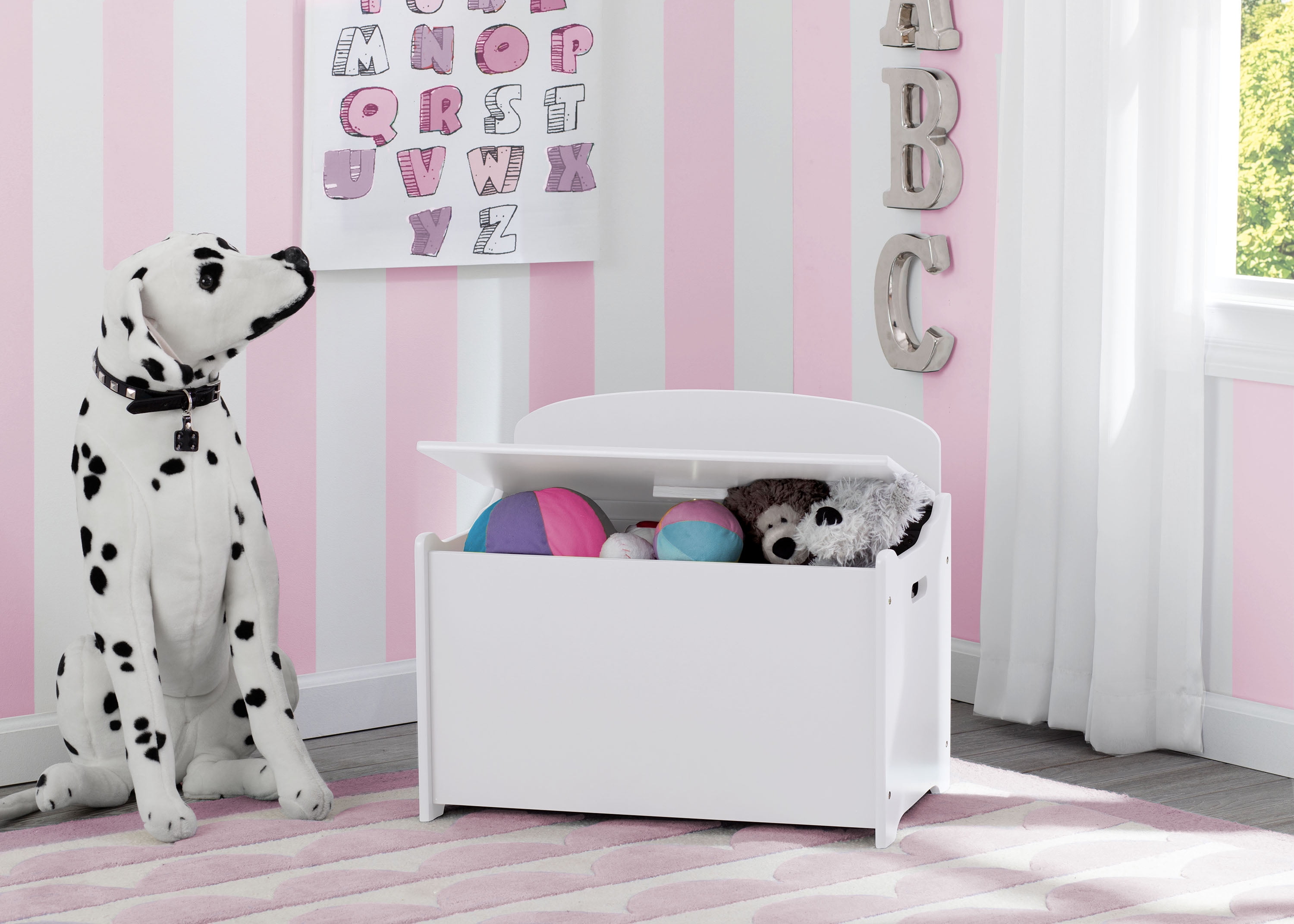 Delta Children Classic Wood Toy Box, Bianca White