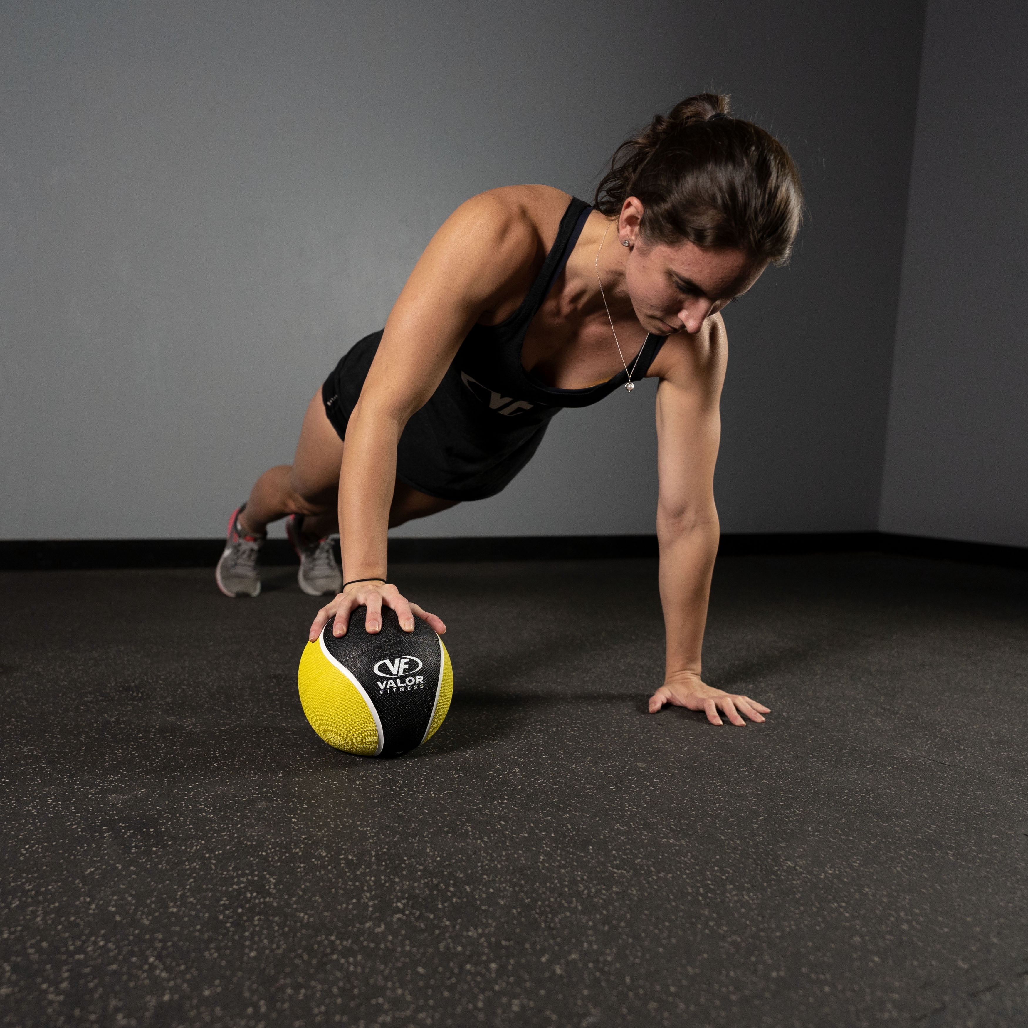 Valor Fitness Medicine Ball, 3 lb Total Body Core Arm Strength Toning Exercises Home Gym Workout