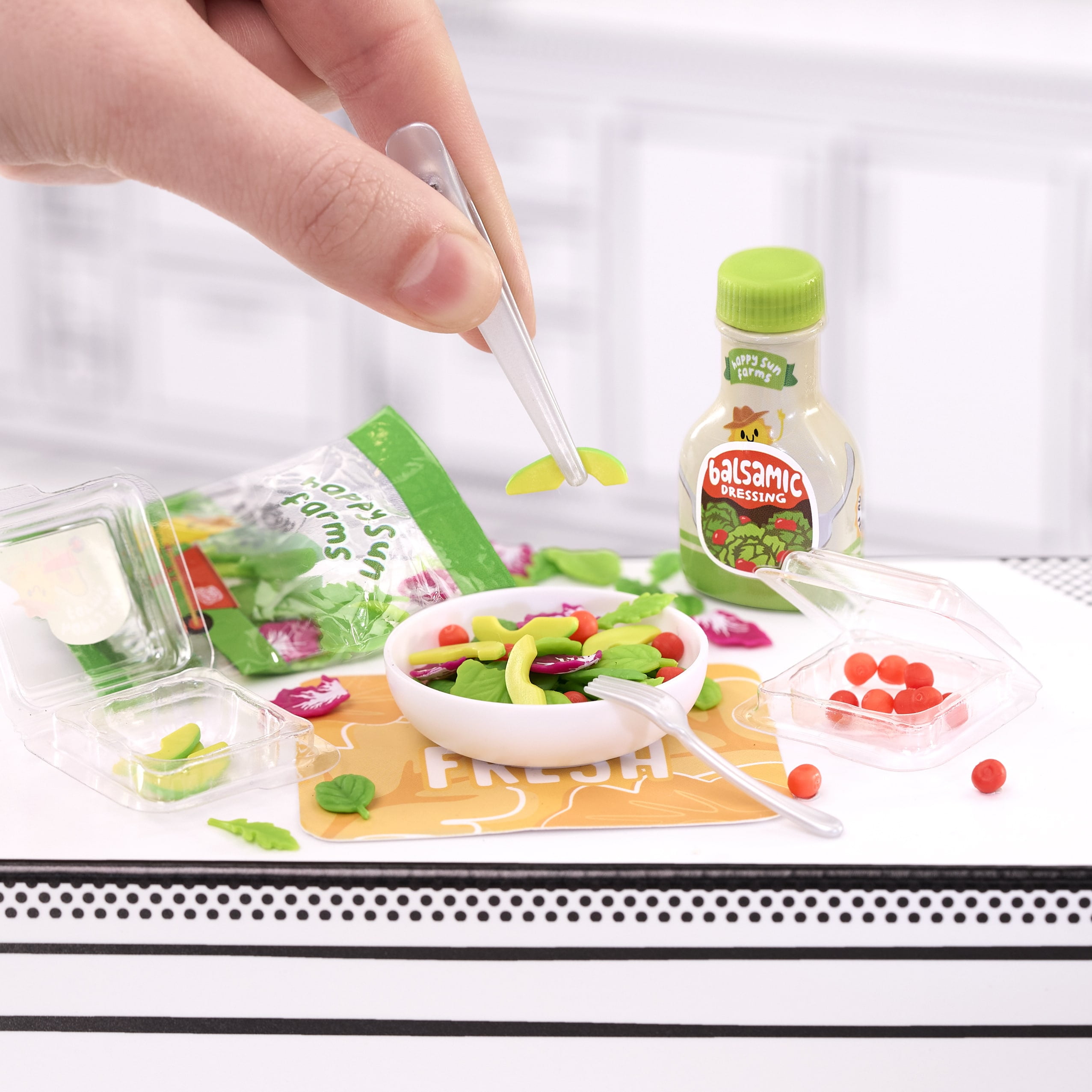 MGAs Miniverse Make It Mini Food Diner, Series 3, Novelty Food Toy, Ages 8+  (图3)