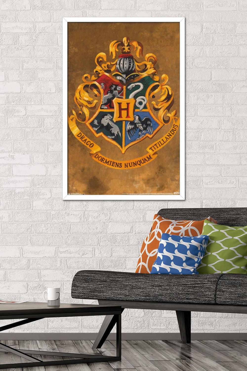 The Wizarding World: Harry Potter - Hogwarts Crest Wall Poster