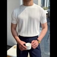 thumbnail image 4 of Camiseta Informal de Punto Acanalado de Corta con Cuello Redondo y Bajo Fino para Hombre, Color Liso L, 4 of 10