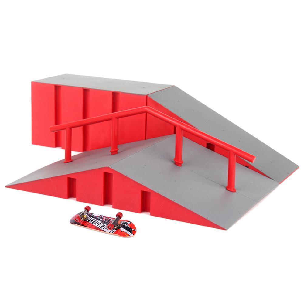 Mini Skateboard Kids Plastic Alloy Fingerboard Ramp Training Table Game Toy 