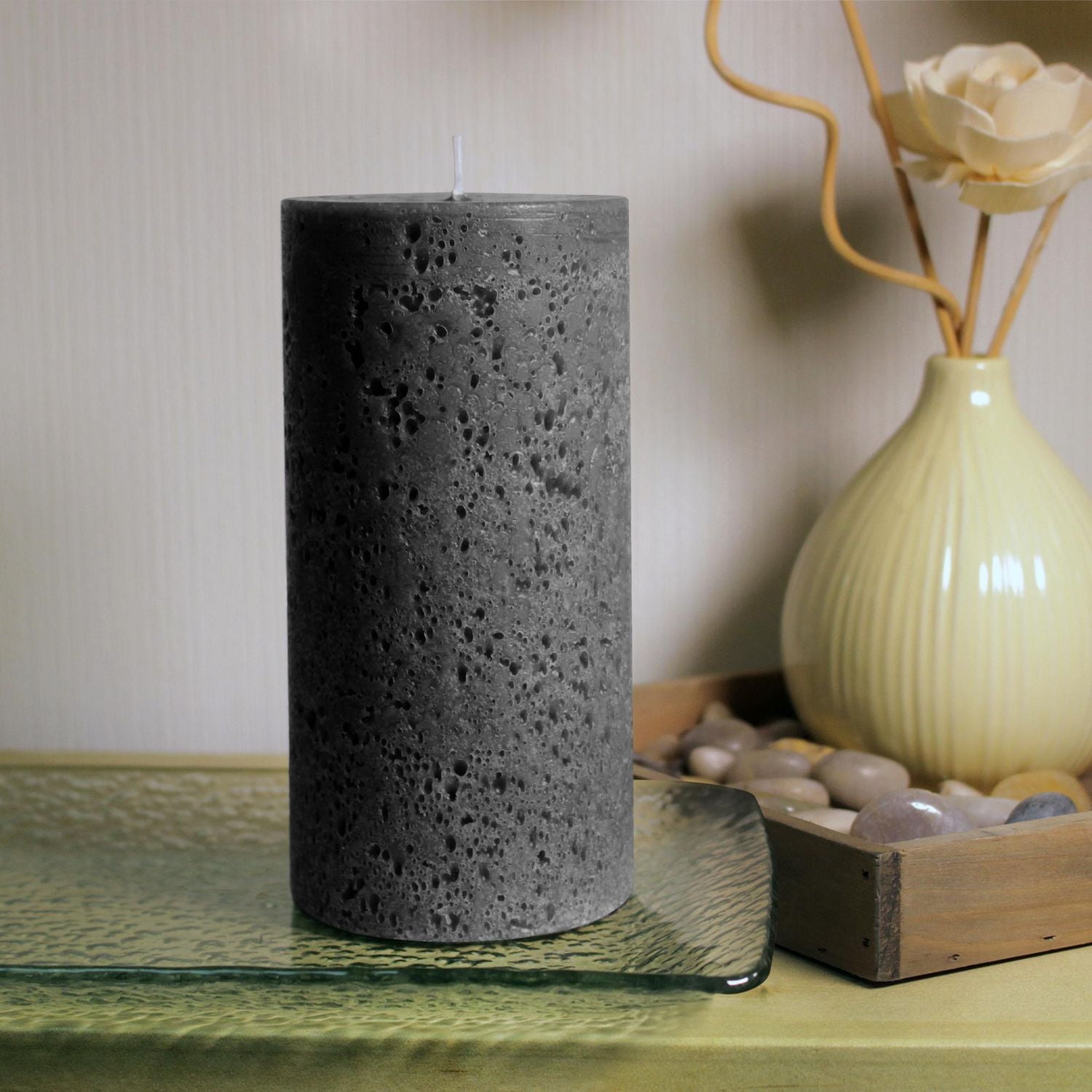 Hometrends 6" Bougie pilier parfumée ambre foncé et pivoines