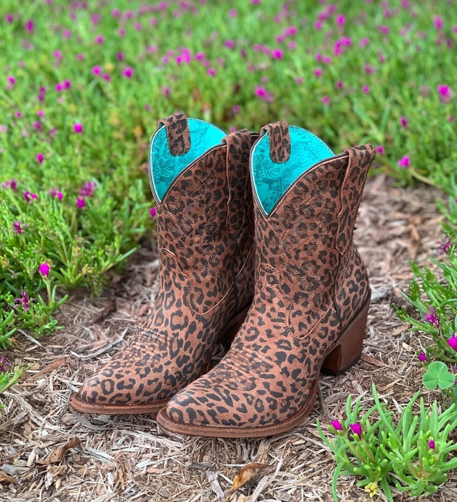 Womens cheetah print cowboy on sale boots