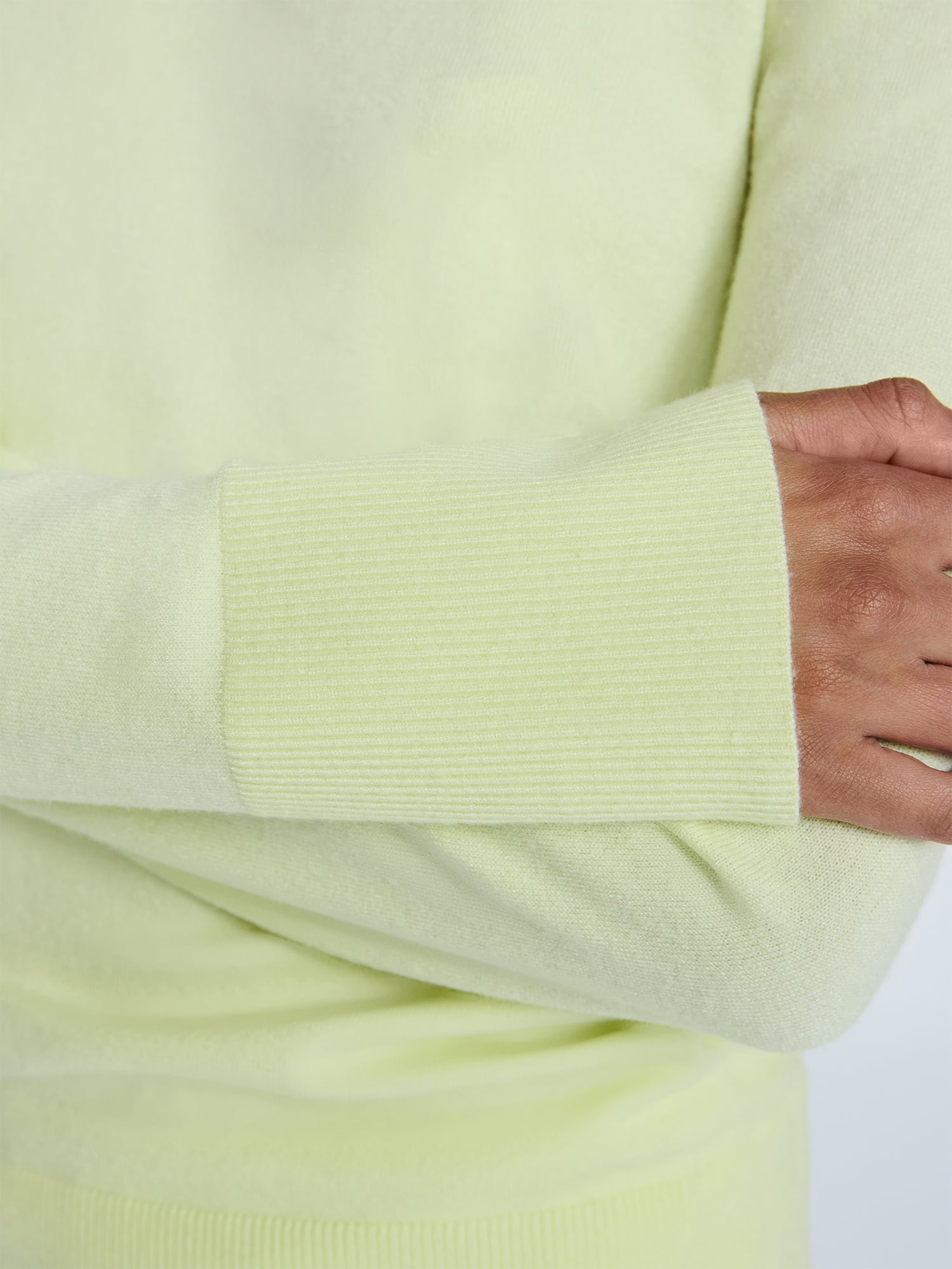 Free Assembly Women's and Women's Plus Cozy Yarn Crewneck Sweater with Long Sleeves. Lightweight, Sizes XS-4X