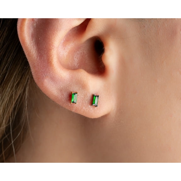ChicBianca Titanium Emerald Baguette Push Pin Flat Back Labret Stud • Threadless Sleep Earring • Tragus • Helix, Cartilage, Nose Earring