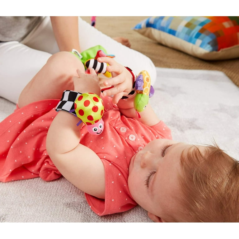 Lamaze Gardenbug - Baby Foot Finder Socks & Wrist Rattle Set - Sensory  Development Toys - Newborn Baby Essentials