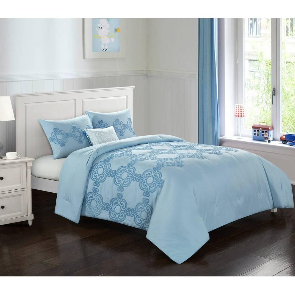 Better Homes & Gardens Tufted Medallion Comforter Set