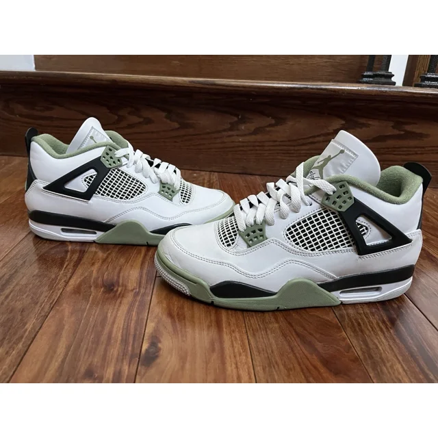 Ni - ke Air Jordan 4 Retro Seafoam Size 10 Women’s/8.5 Mens