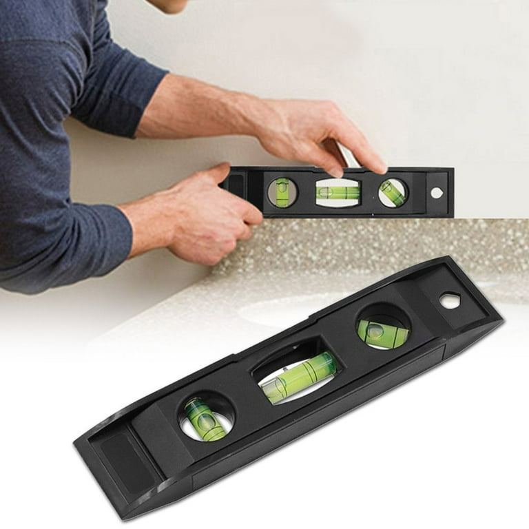 Small magnetic spirit level outlet