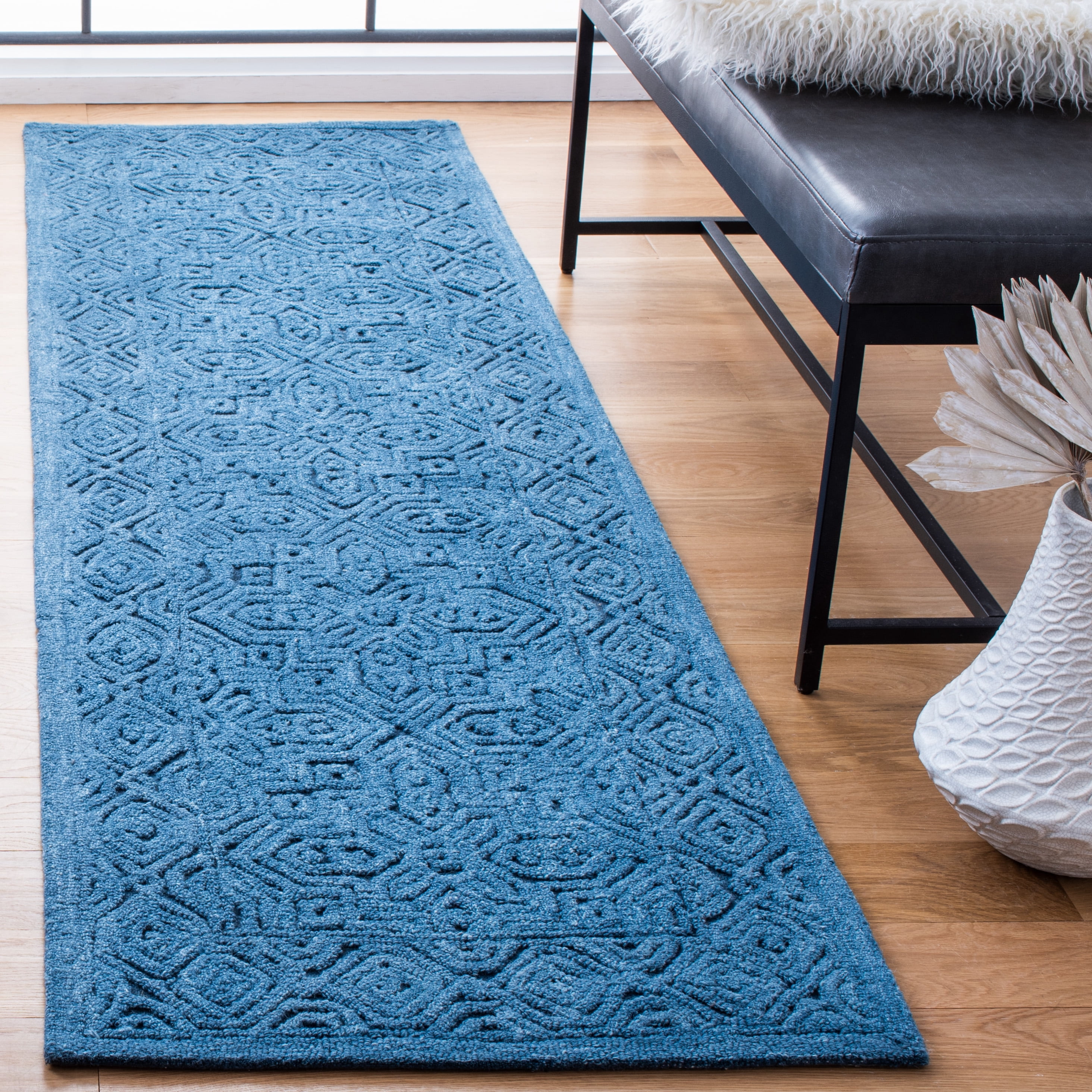 SAFAVIEH Textural Dinah Geometric Runner Rug, Dark Blue, 2'3" x 8'