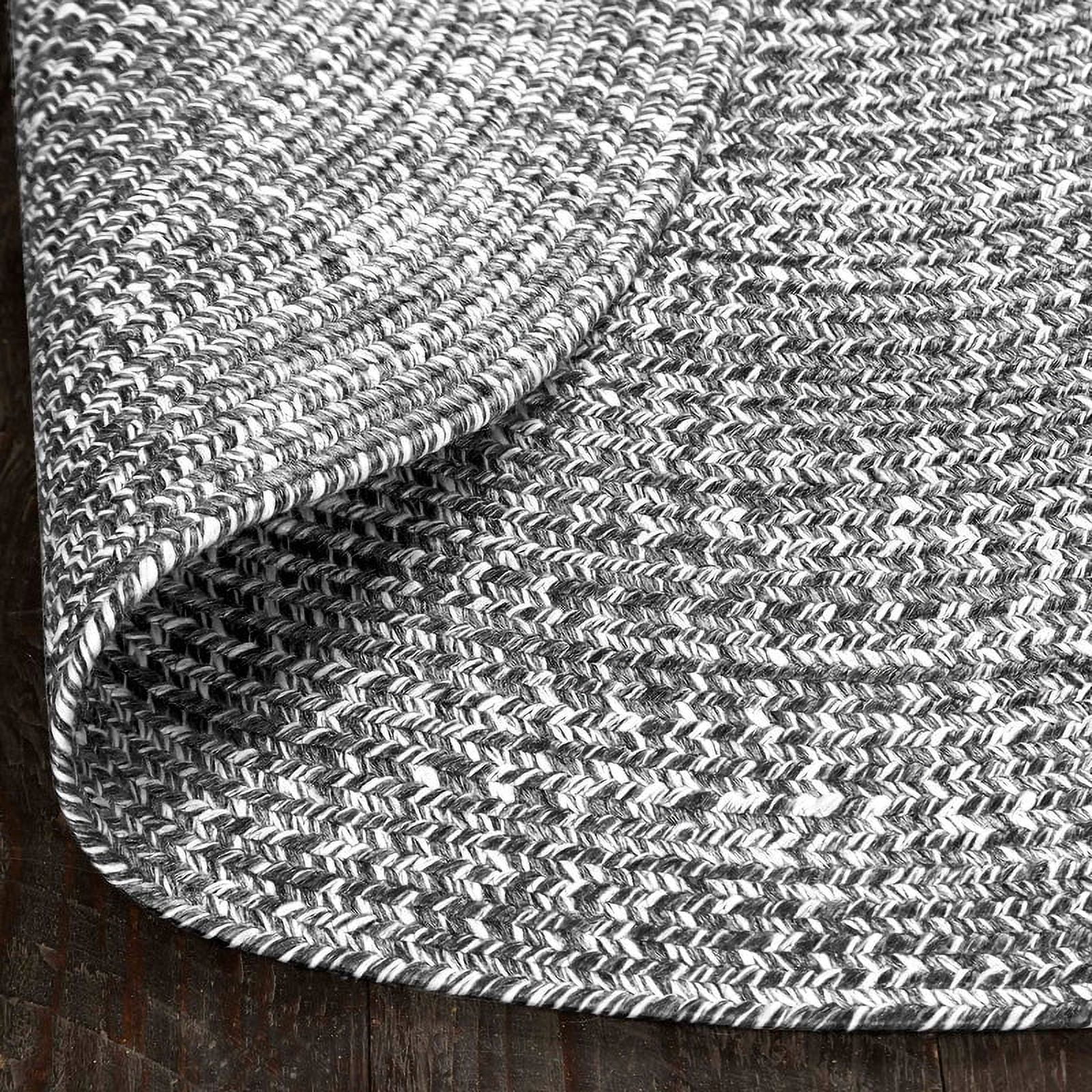 Superior Two-Toned Braided Round Indoor/ Outdoor Area Rug, Charcoal/ White, 4'
