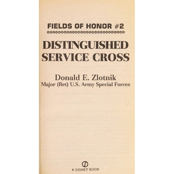Pre-Owned Distinguished Service Cross (Fields of Honor) (Unknown) 0451168739 9780451168733