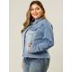 thumbnail image 4 of ChaqueDe MezclilDeshilachaCon Frente Lavado Clásico PaMujer De TalGrande Azul claro 3X, 4 of 6