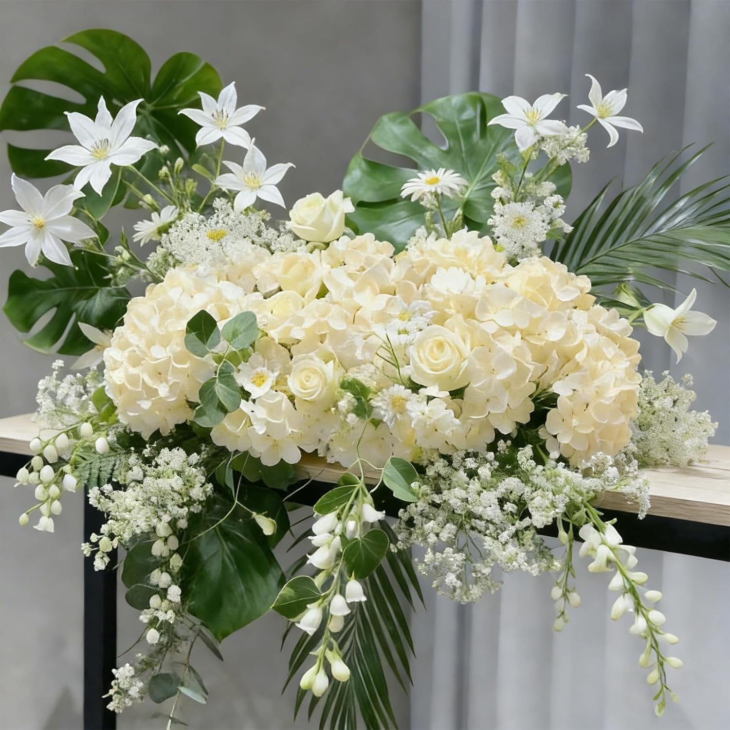 65Pcs White Hydrangea Artificial Flowers Bulk，Realistic Silk Fake Flowers with Stems，Faux Hydrangea Flowers for Wedding Home Decor Centerpieces Living Room Garden Party Baby Shower Decoration