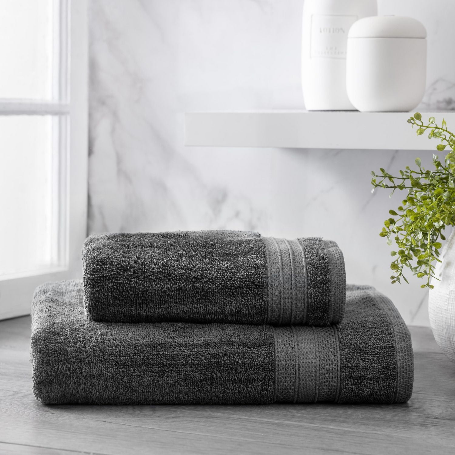 hometrends Solid Bath Towel
