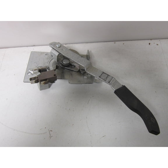 GE JGB720SEJ1SS Oven Latch Assembly (183D9945P001) WB02K10140