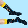 thumbnail image 4 of Calcetines redondos coloridos y divertidos de BISOUSOX para hombre, tallas 9-12, 4 of 8