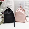 thumbnail image 5 of Juego de bolsas de terciopelo con cordón Odowalker, 18 piezas, 15 x 23 cm, 5 of 5