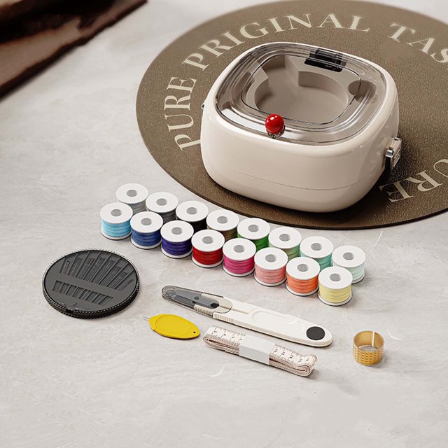 Xihbxyly Caja de Agujas Magnética, Kit de Costura Portátil, Organizador de Hilos Multifuncional, Diseño Magnético, Ideal para Viajes, Costura Casera, Incluye 16 Hilos de Colores, Tijeras y Cinta Métr