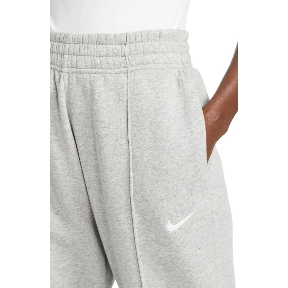 nike essentials loose fit sweatpants in gray