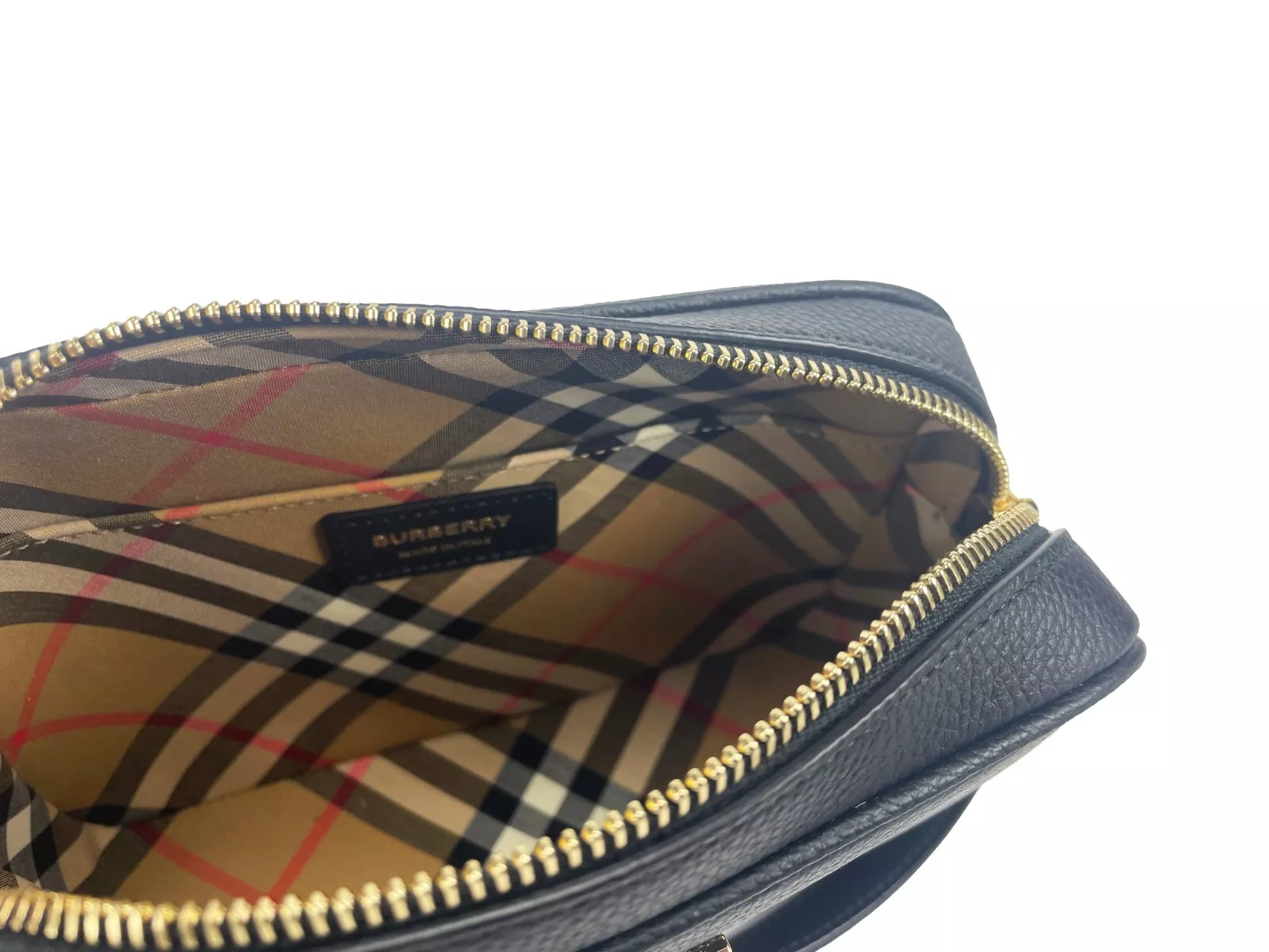 お買い得！！★バーバリー★ スモール カメラ バッグ Burberry Small Black Leather Camera Crossbody TB Logo Bag