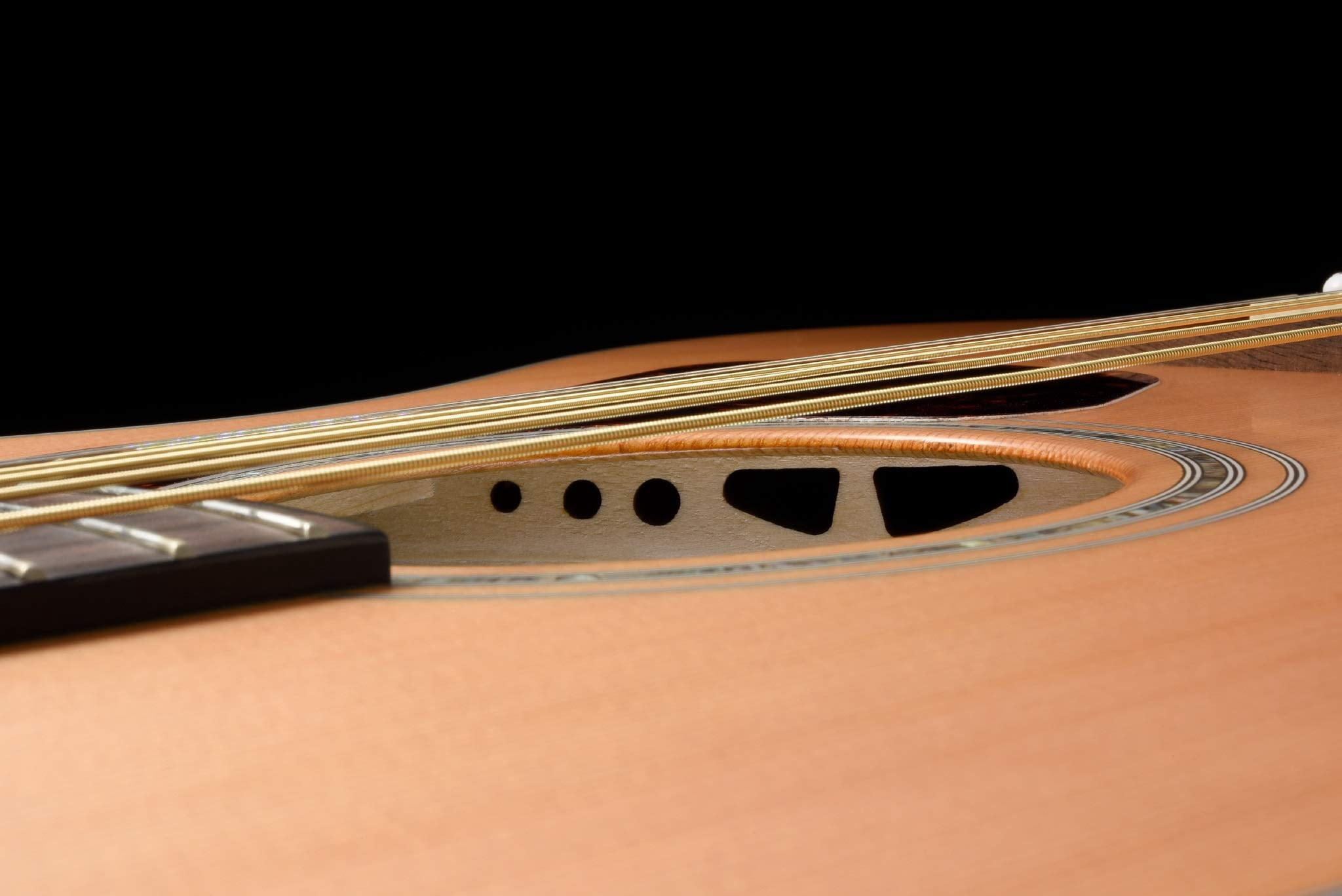Walden Natura Solid Sitka Top/Rosewood Dreadought Acoustic Cutaway-Electric Satin Natural