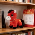 thumbnail image 3 of Encanto cultural: La mascota del Año del Caballo 2026 está diseñada en un estilo tradicional chino, con sillas de montar bordadas y crines de hilo dorado, que encarnan el estilo de las pinturas de cab, 3 of 7