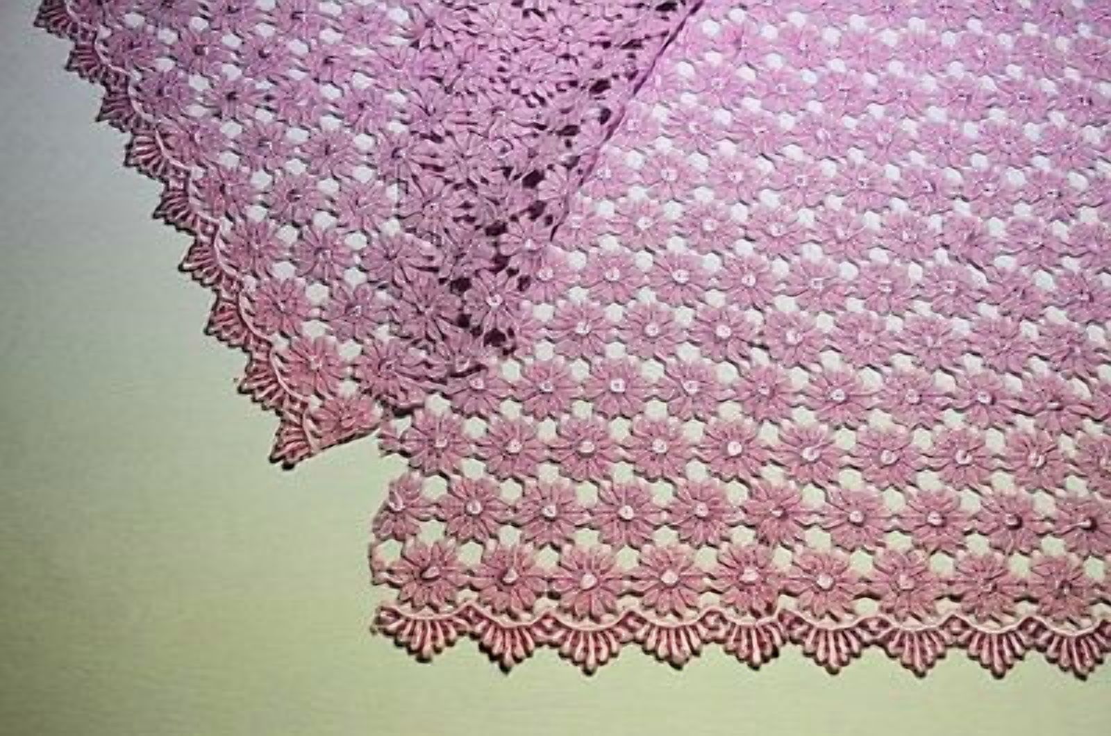 Lily 37" Daisy Venice Lace Fabric All Over Both Side Scalloped Edge 9 colors