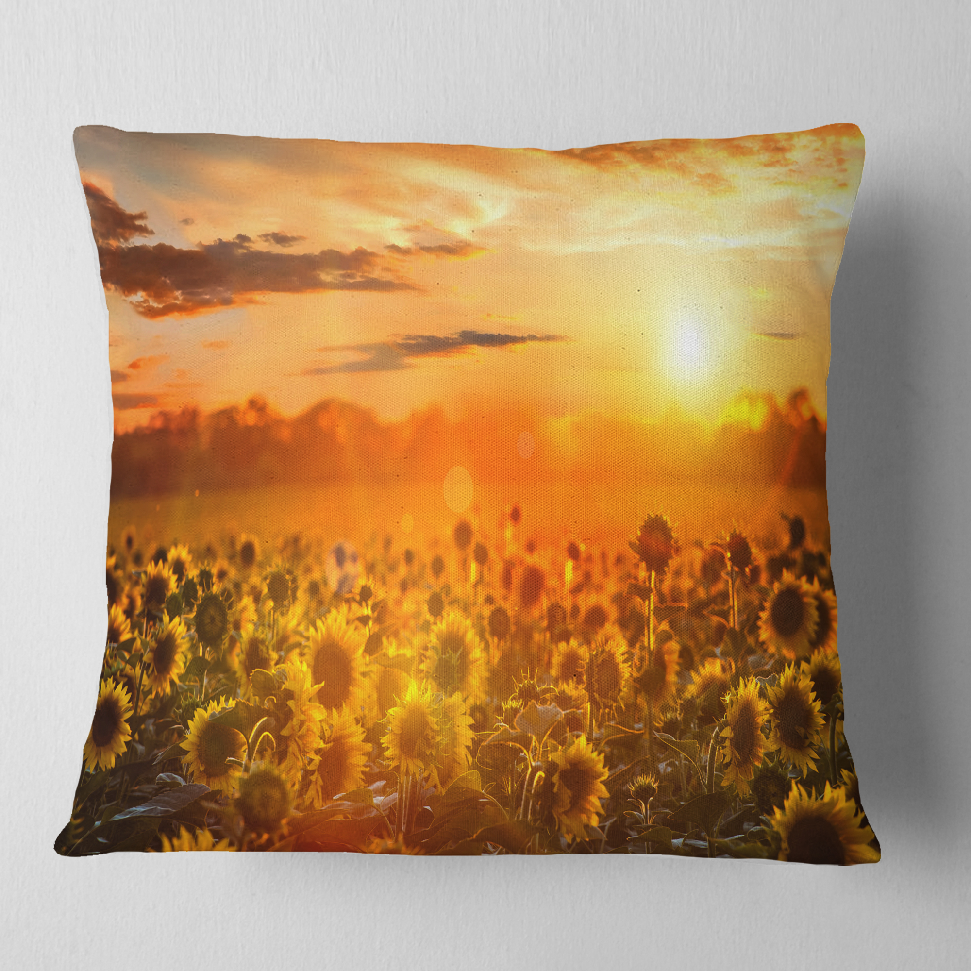 Designart Yellow Sunset over Sunflowers - Floral Throw Pillow - 16x16