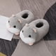 thumbnail image 1 of Divertidas pantuflas cálidas de acogedoras sin cordones con forma de animales para , el dormitorio, , las mujeres y los hombres 35-43 Gris Fernando pantuflas peludas, 1 of 8