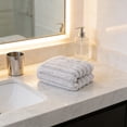 thumbnail image 4 of Toalla de baño suave y absorbente | Polar de poliéster de secado rápido | Ampliada y gruesa para baño y ducha | Toalla de manos y cuerpo para casa, gimnasio o viajes | Rosa, azul, gris, blanco, 4 of 6