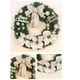 thumbnail image 5 of Corona navideña de 16 pulgadas con bolas, adornos de lazo, corona navideña, corona de flores Blanco, 5 of 7