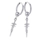 thumbnail image 4 of Pendiente largo moderno de acero inoxidable con forma de cruz y clip para mujer Pendiente Plata 2pcs, 4 of 9