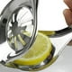 thumbnail image 5 of Exprimidor de limón de acero inoxidable 304 Prensa manual de jugo de naranja | Herramienta exprimidor de frutas multifunción | Clip de mano para cítricos | Utensilio de cocina | Fácil de limpiar, 5 of 8