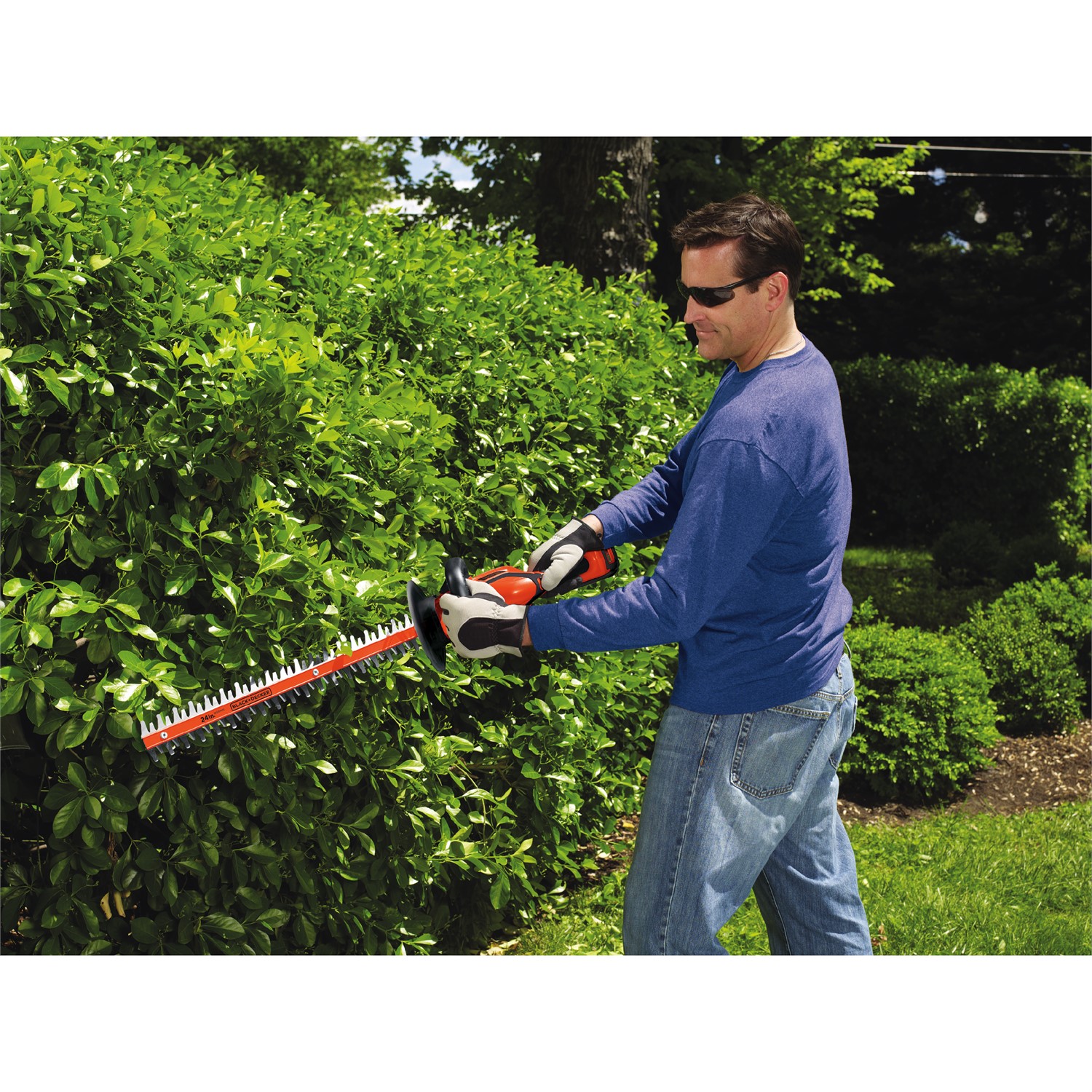 BLACK+DECKER LHT2436 40V MAX* Lithium-Ion 24" Cordless Hedge Trimmer, Battery and Charger Included - image 4 of 6