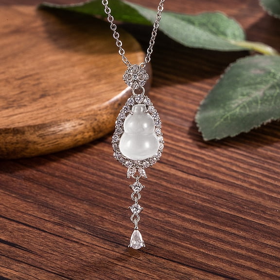 Natural Green Jade Pendant Necklace for Women Chinese Feng Shui Good Luck Necklace Wealth Green Pendant Necklace Christmas Birthday Gift