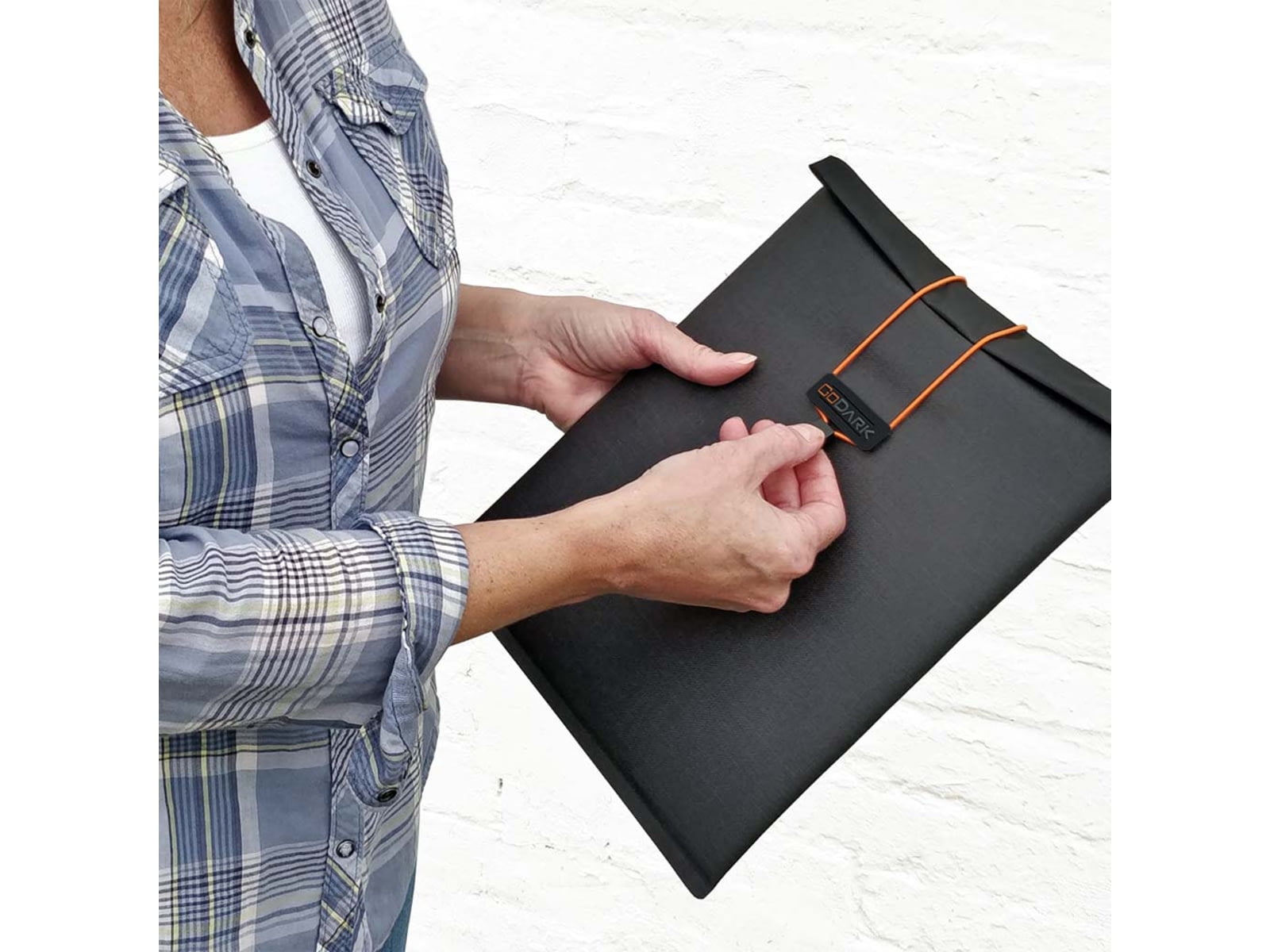 GoDark Faraday Bag for Tablets, Charcoal