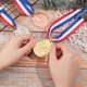 thumbnail image 3 of 12 paquetes de medallas de juegos deportivos, patrón de copa de desafío, medallas de premio para ganadores, medallas de premio genuinas, medallas de oro, plata y bronce con cinta Nick, 3 of 6