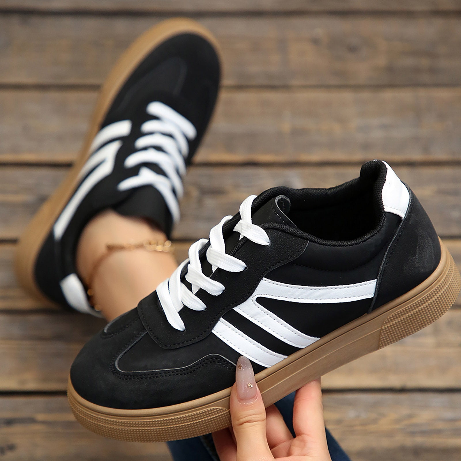 Flat Shoes for Women Vintage Classic Thick Sole Trainers Skate Shoes Splice Suede Lace up Antislip Walking Tennis Shoes Low Top Sneakers Black Size 6.5