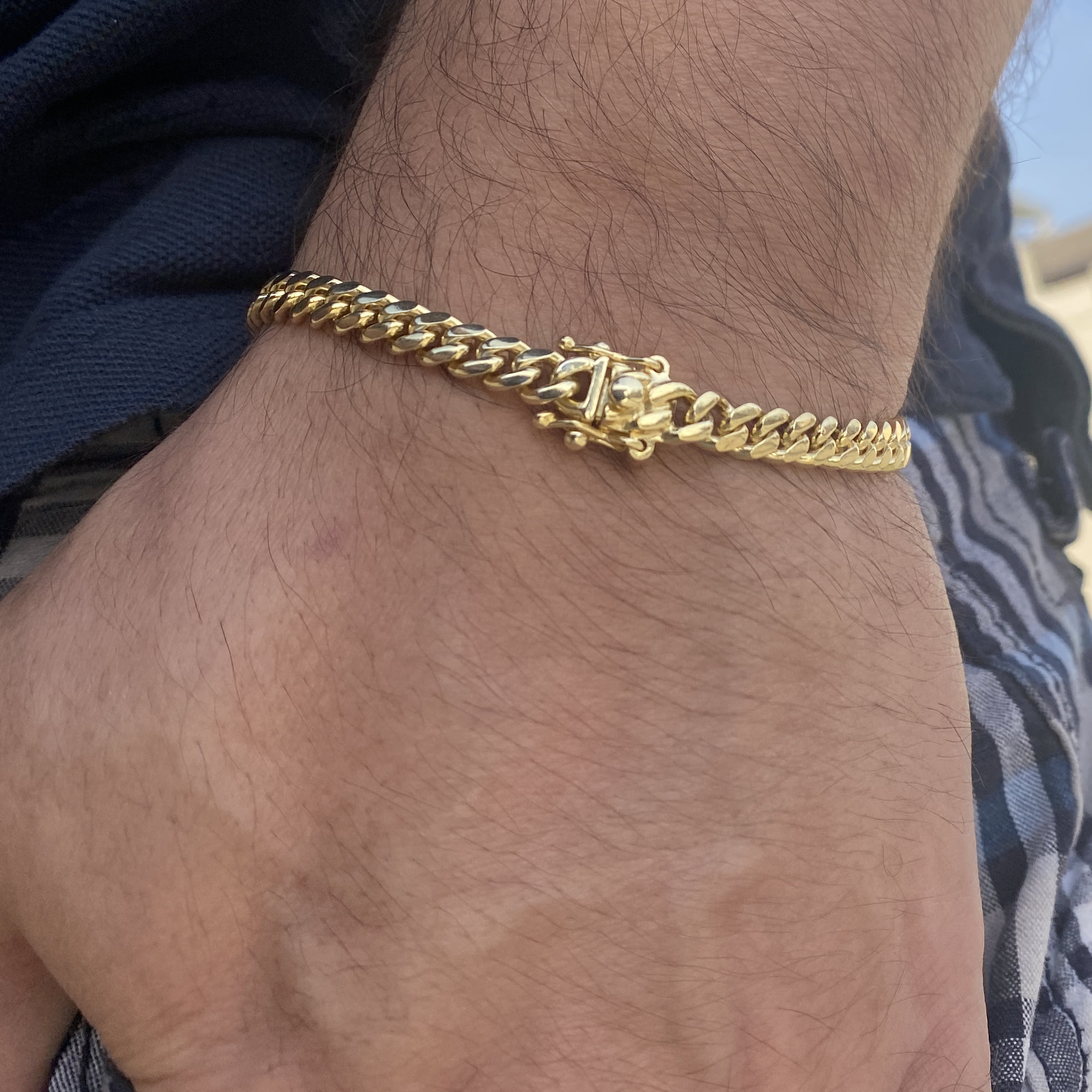 Italian 14kt Yellow Gold Wide Riso-Link Bracelet. 7
