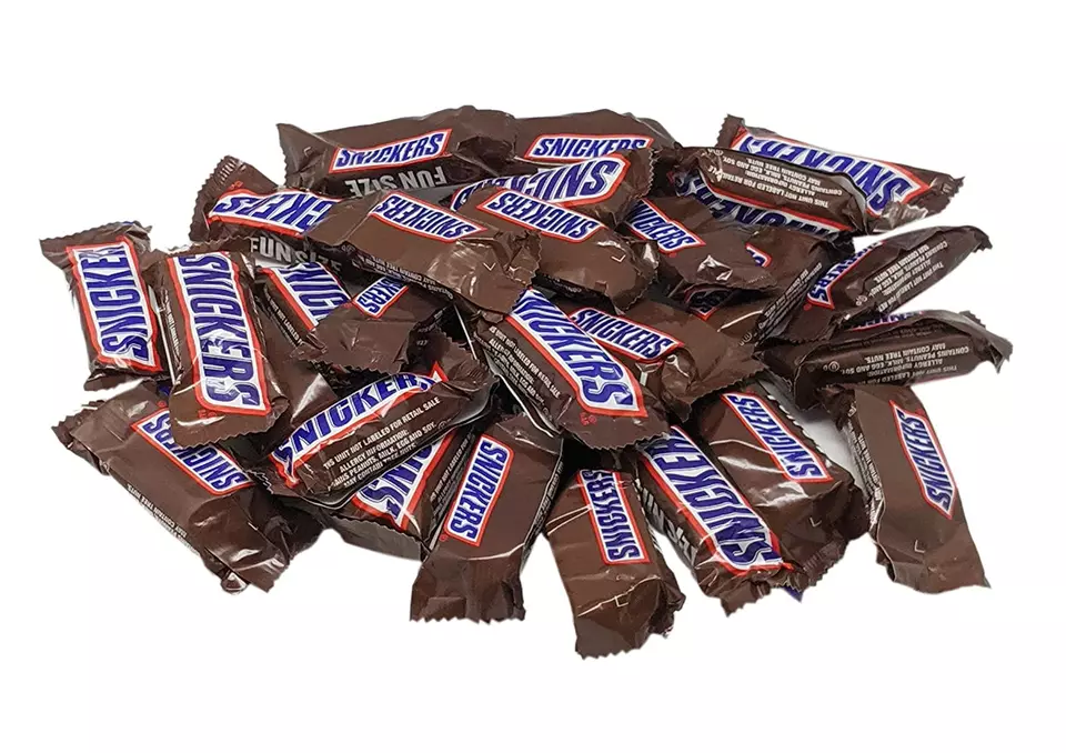 SNICKERS Milk Chocolate, Fun Size Candy Bars - Individually Wrapped (2 Pounds)