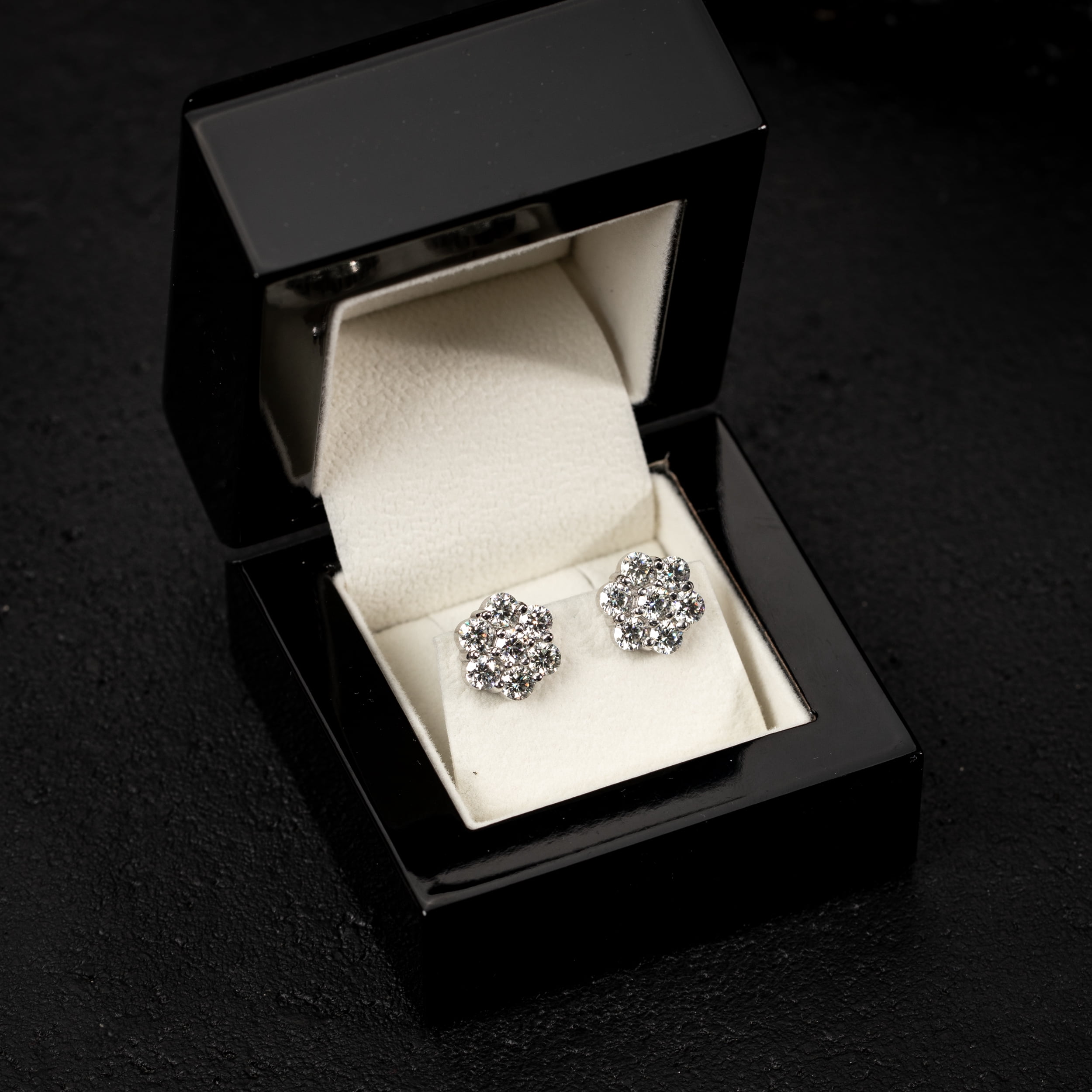 Large Real Genuine 2.8Ct  VVS D Color Round Cut Moissanite Earring 925 Sterling Silver Flower Set Cluster Hip Hop Screw Back Stud Earrings Jewelry Gifts For Men And Women
