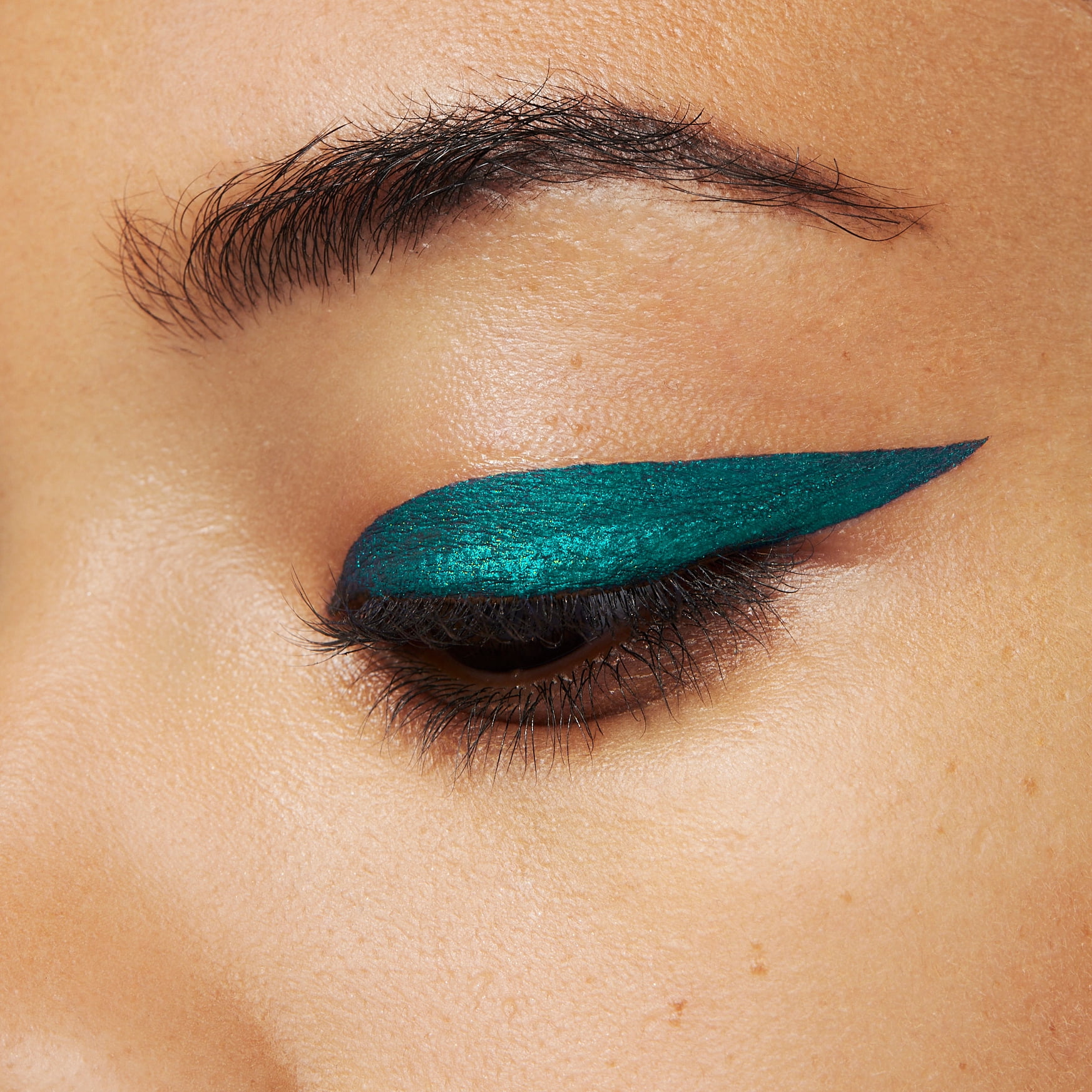 af94 Backline Liquid Eyeliner, Casino, Green