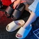 thumbnail image 5 of Zapatos de Casa antideslizantes para mujer y hombre, sandalias deslizantes de plataforma gruesa y suave, calzado de baño cómodo para ducha interior y exterior, 5 of 5